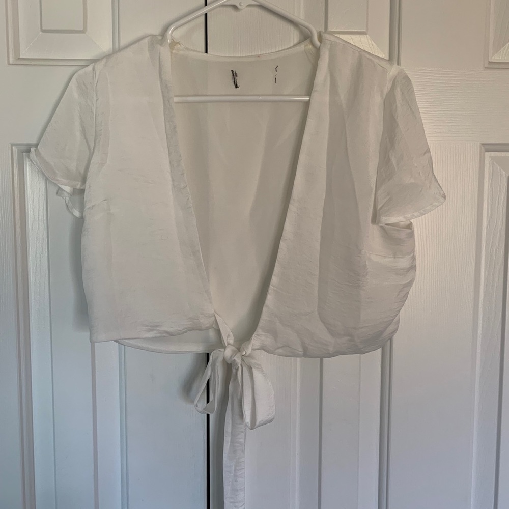 12th Tribe white crop wrap top size M